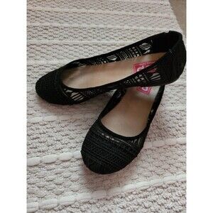 Pop Memory Foam Tulip Crochet Flats